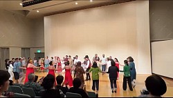 出演者と代表